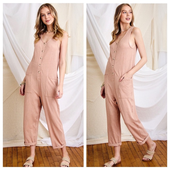 ShopEvelynne Pants & Jumpsuits 44 Fabulous Sleeveless Vneck Relax